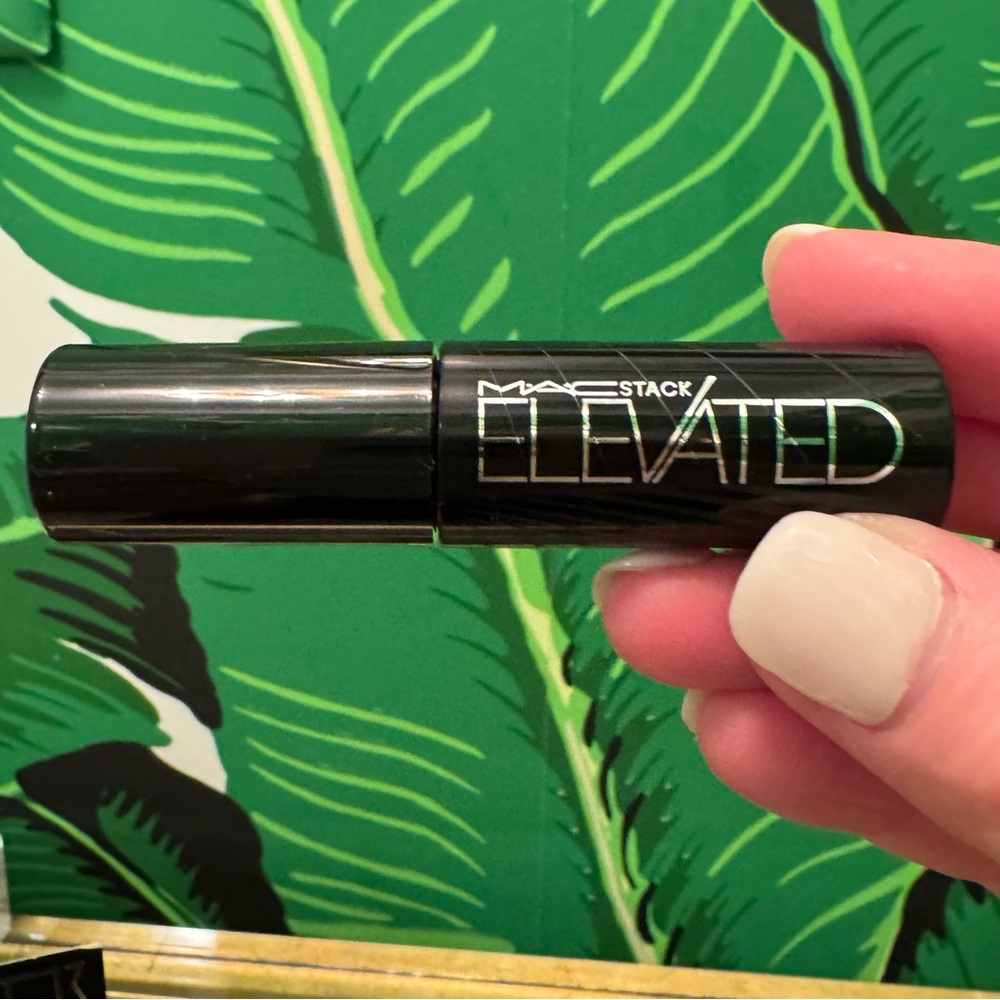 NWT MAC Stack Elevated Mascara Black Mini 3ml - Picture 3 of 9
